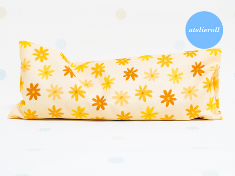 Beansprout Husk Pillow - Daisy